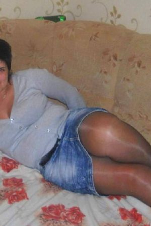 Je veux un mec curieux Larissa - rencontre-Ronde-Le Havre
